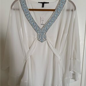 White House Black Market White Tunic with Light Blue Beaded V-Neck
